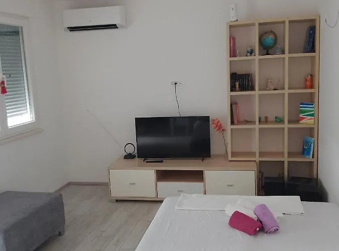Lucija Appartement *